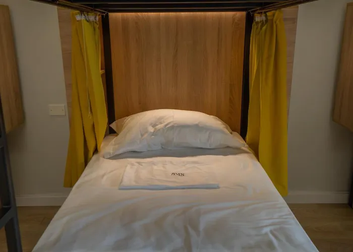 7even Boutique Hostel